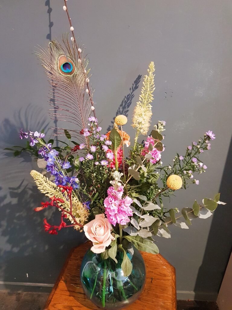 zakelijk bloemen bestellen op rekening - bloemen op kantoor - bloemen zakelijk- wekelijks bloemen aan huis- door Florali Creations - bloemist delft