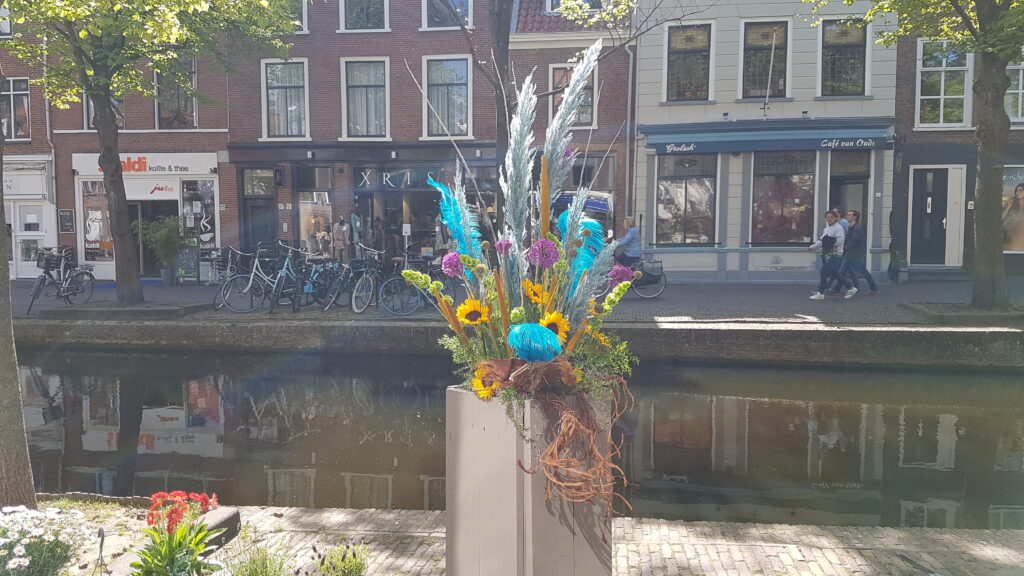 zonnebloemen- bloemen event -delft - bloemstuk groot - Door Florali Creations