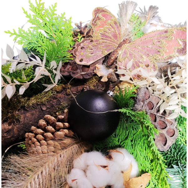 Robuust & Natuurlijk | Groot Rond Kerststuk in Schaal - Florali Creations - Delfgauw -zoom